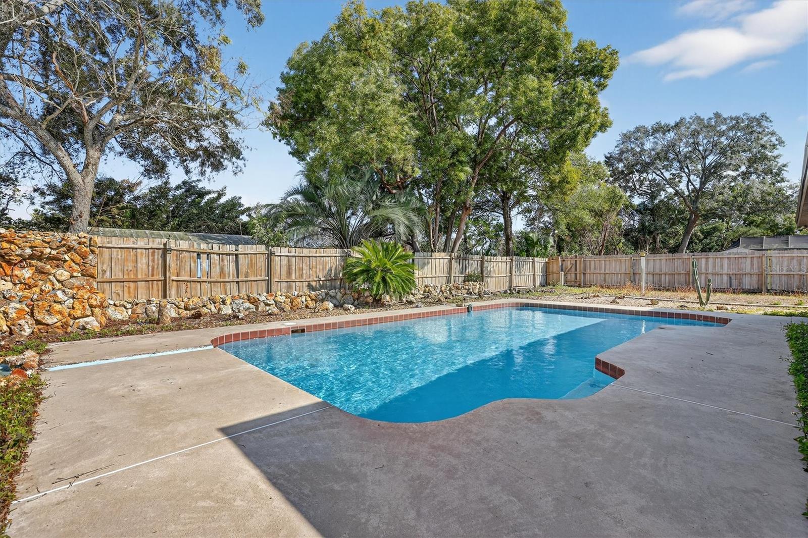 SPRING OAKS - Residential