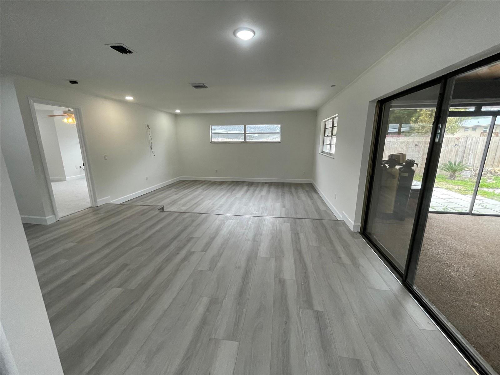 SPRING OAKS - Residential