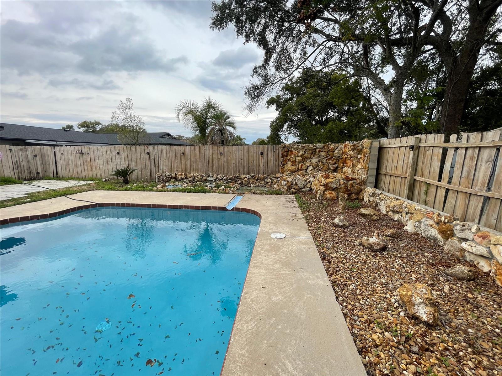 SPRING OAKS - Residential