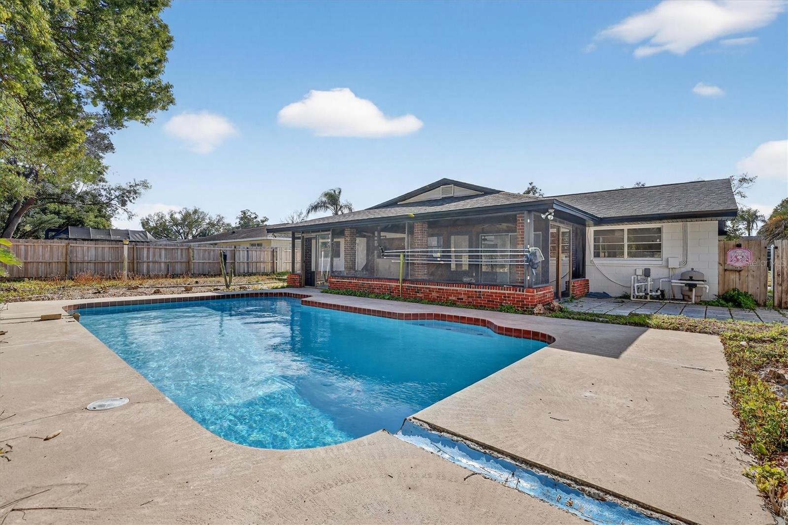 SPRING OAKS - Residential