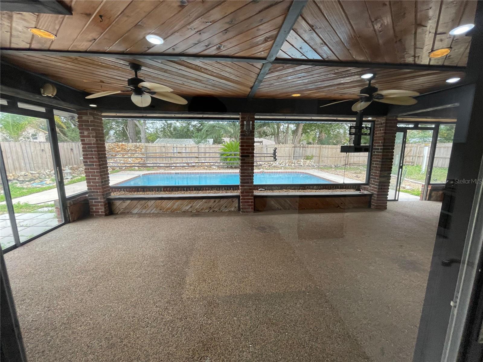 SPRING OAKS - Residential