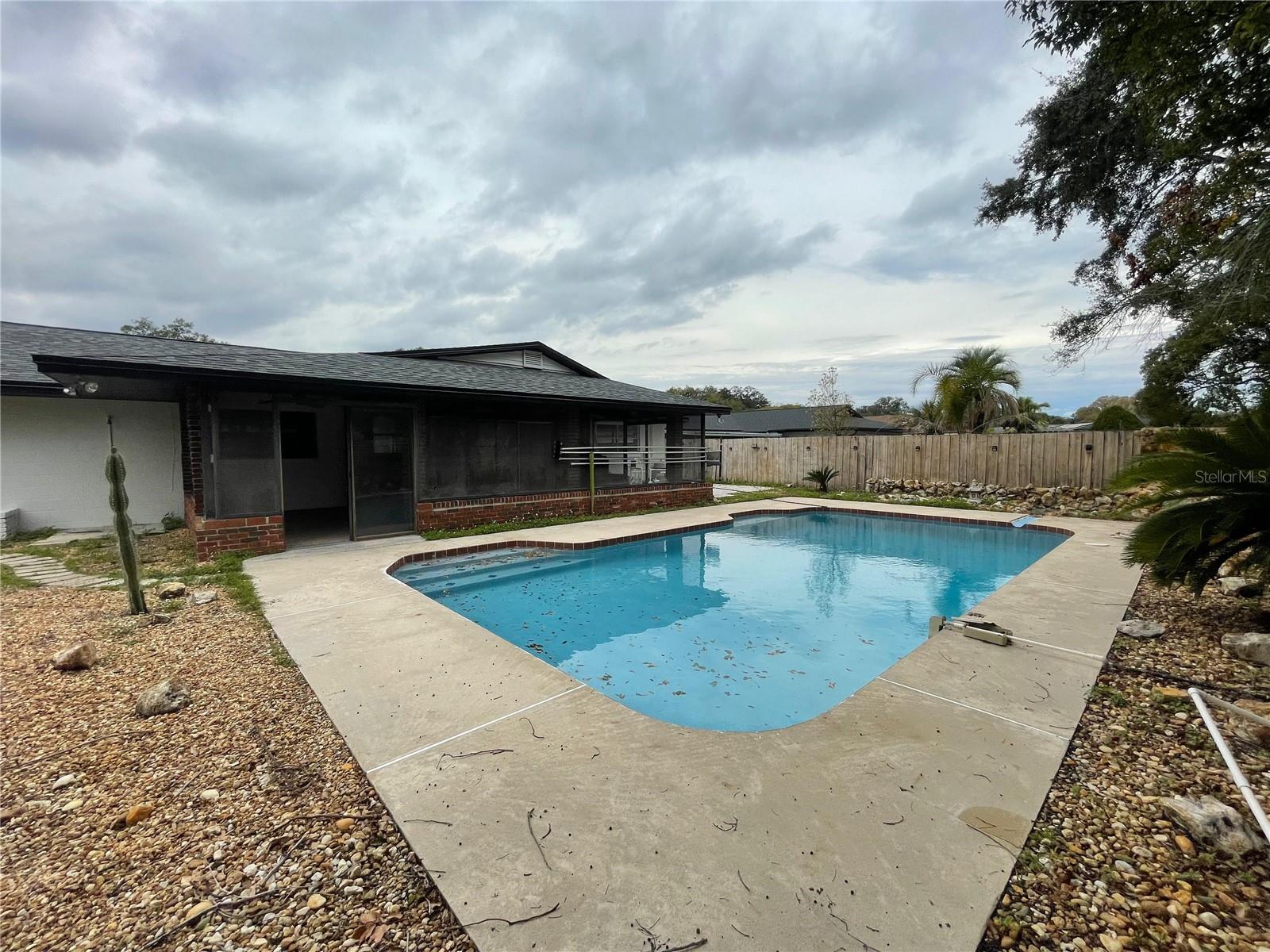 SPRING OAKS - Residential