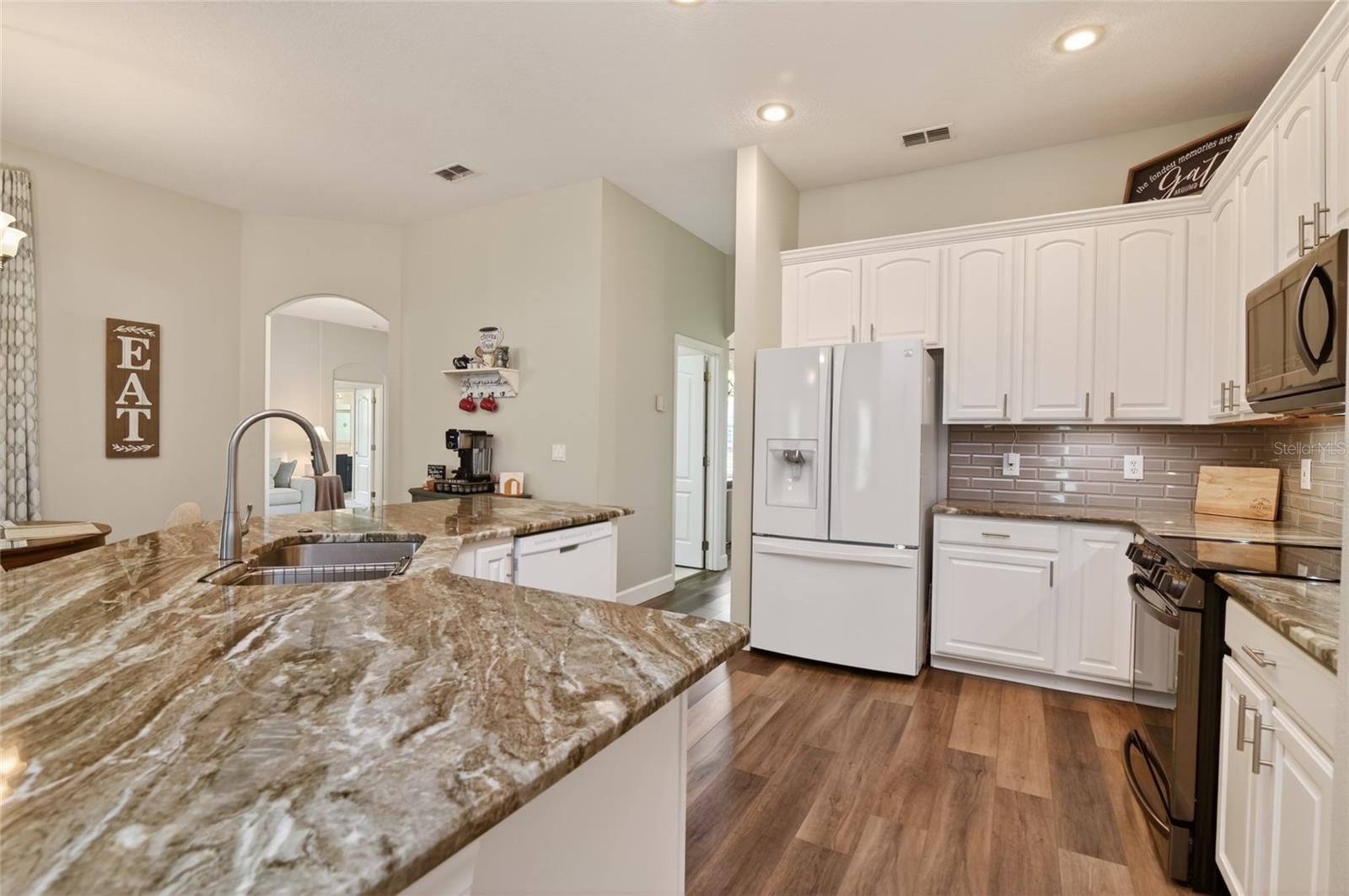 ROCK SPRINGS RIDGE PH 01 - Residential