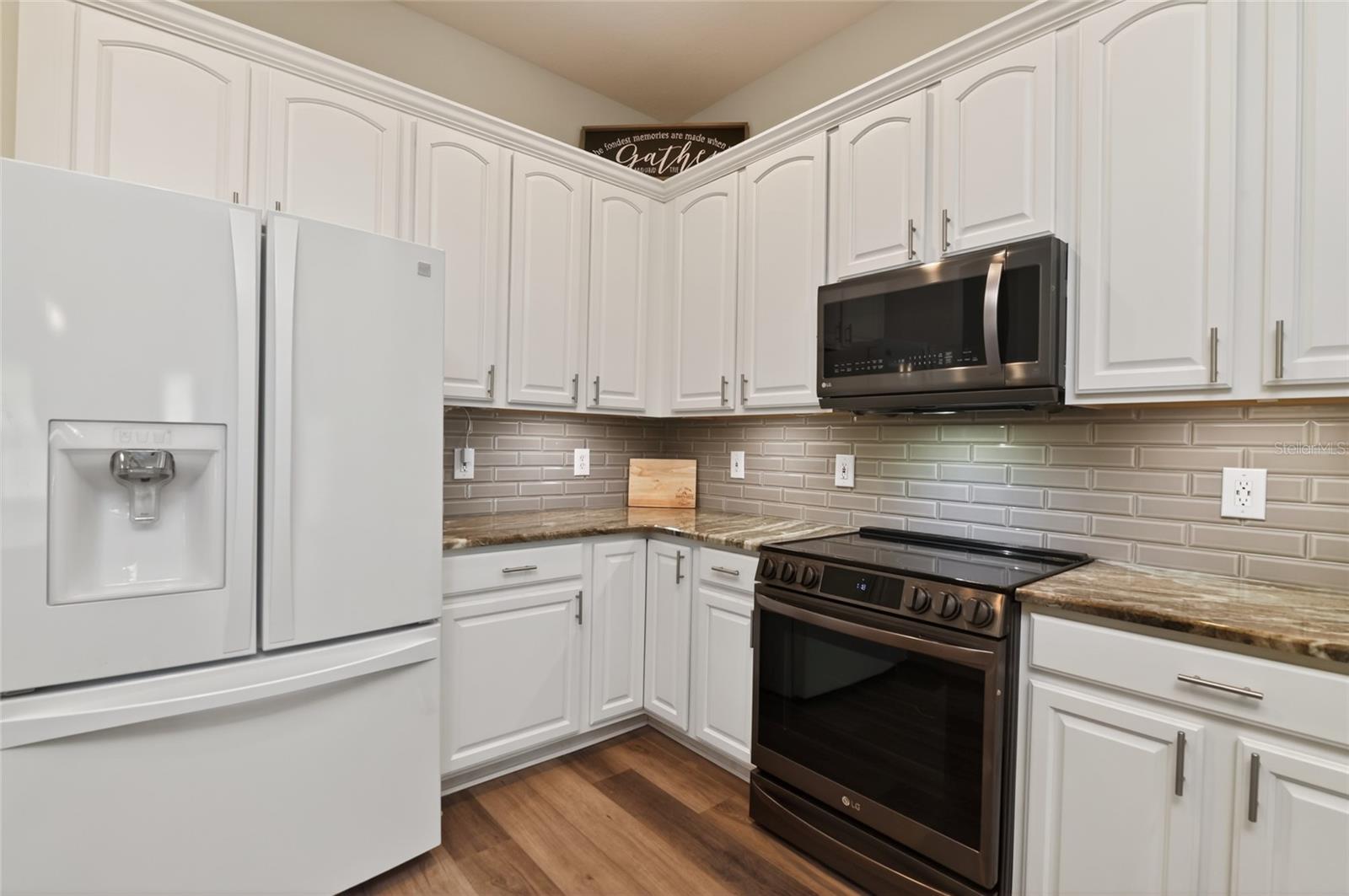 ROCK SPRINGS RIDGE PH 01 - Residential