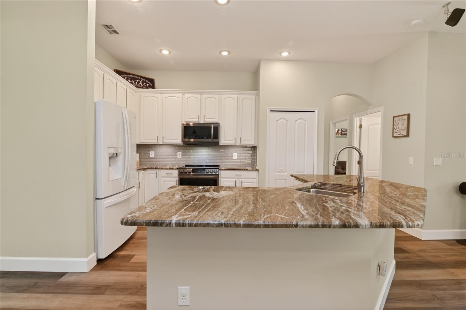 ROCK SPRINGS RIDGE PH 01 - Residential