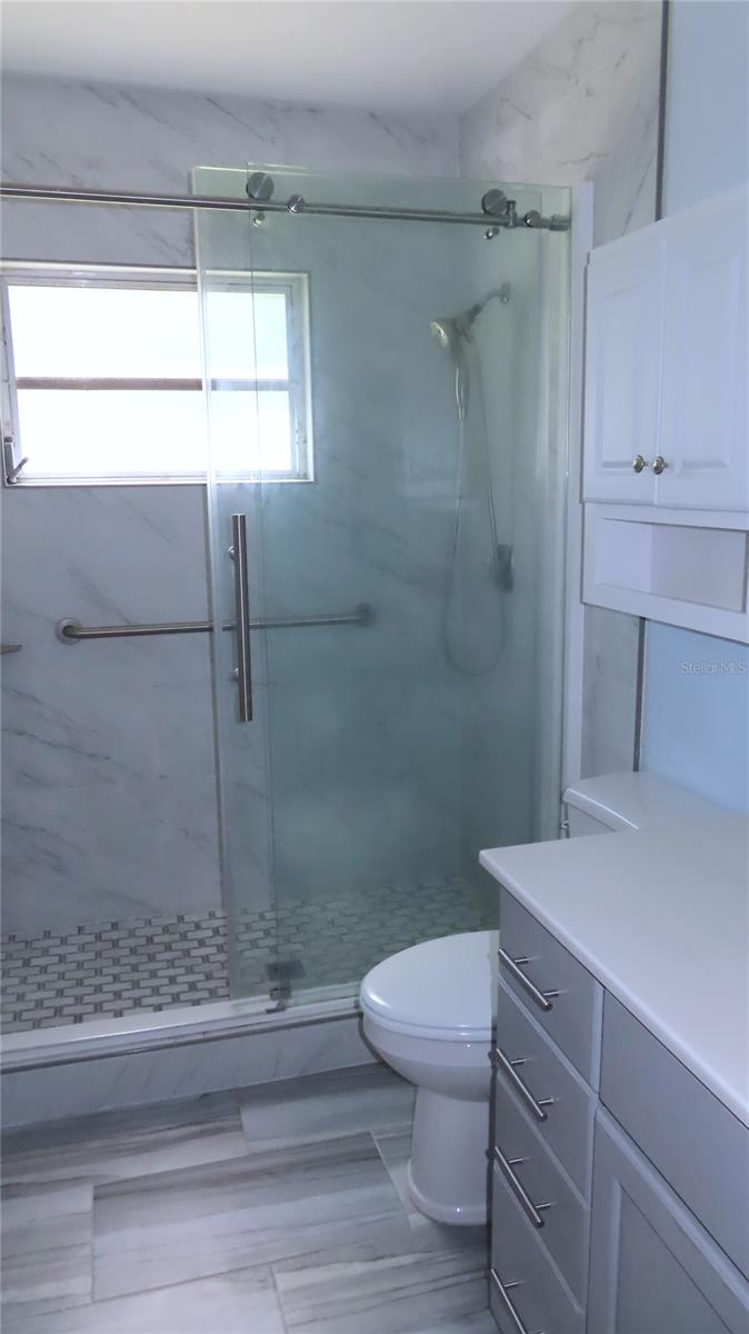 ON TOP OF THE WORLD - Residential