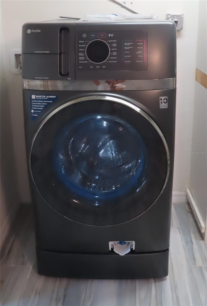 ON TOP OF THE WORLD - Residential