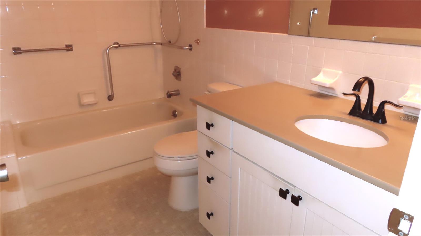 ON TOP OF THE WORLD - Residential