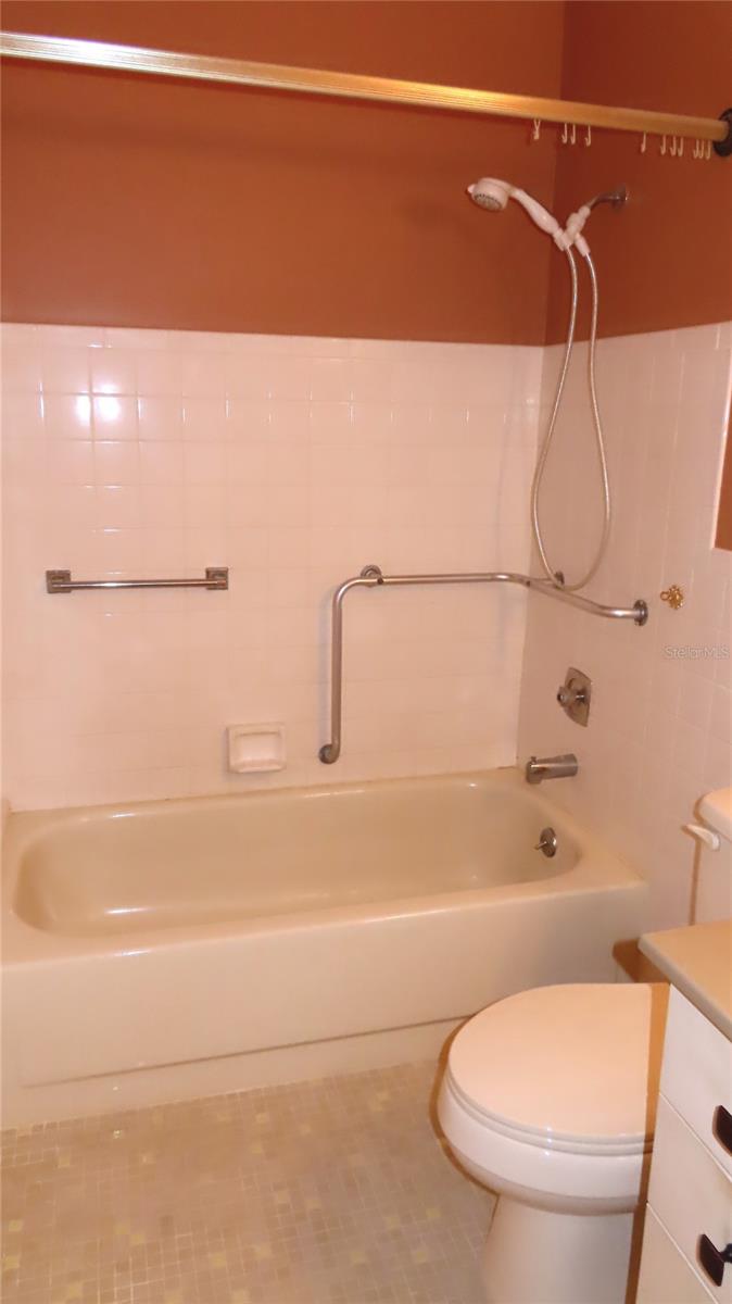 ON TOP OF THE WORLD - Residential