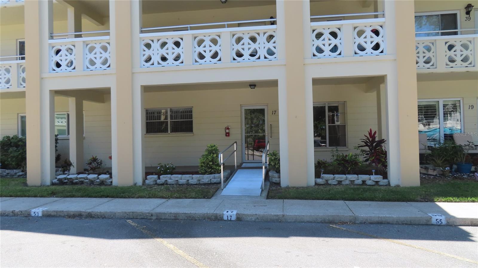 ON TOP OF THE WORLD - Residential