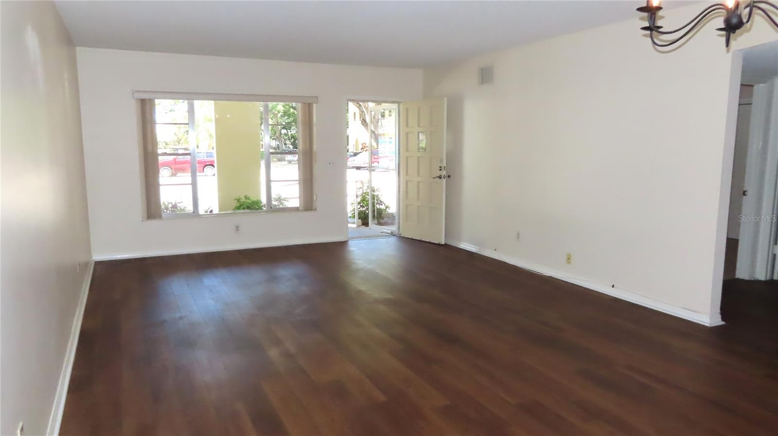 ON TOP OF THE WORLD - Residential