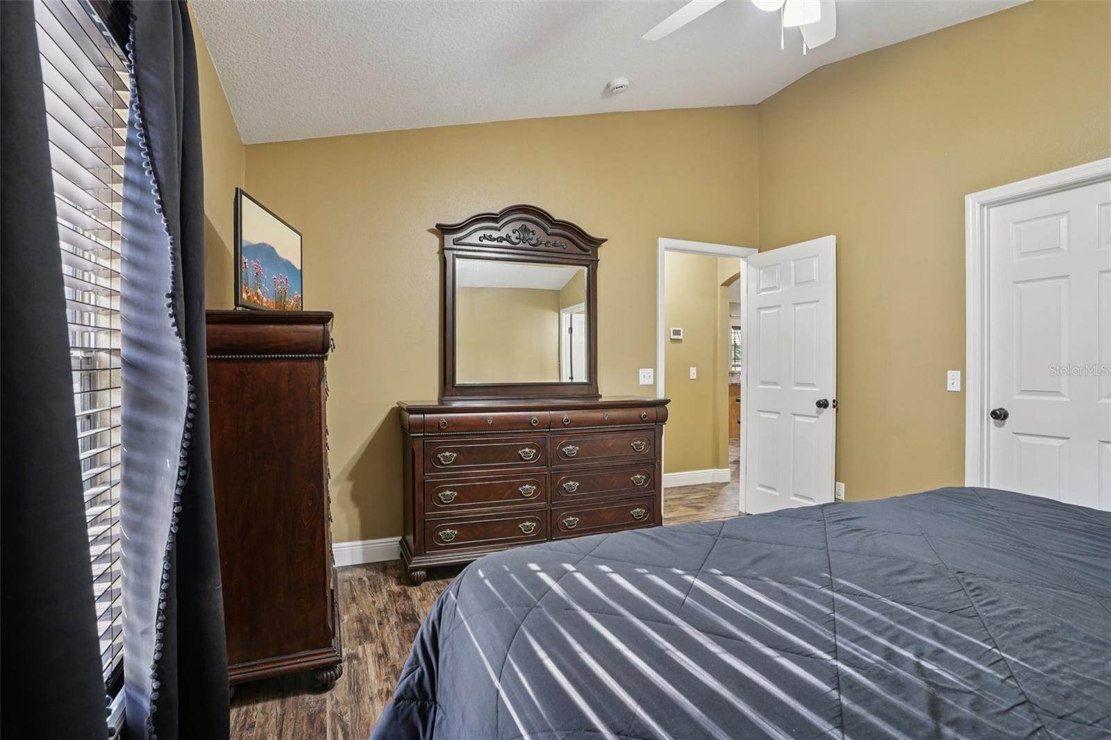 CARLTON VILLAGE PARK - Residential