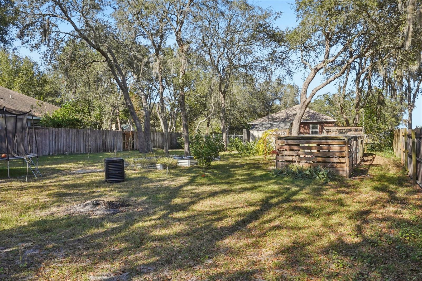 CARLTON VILLAGE PARK - Residential