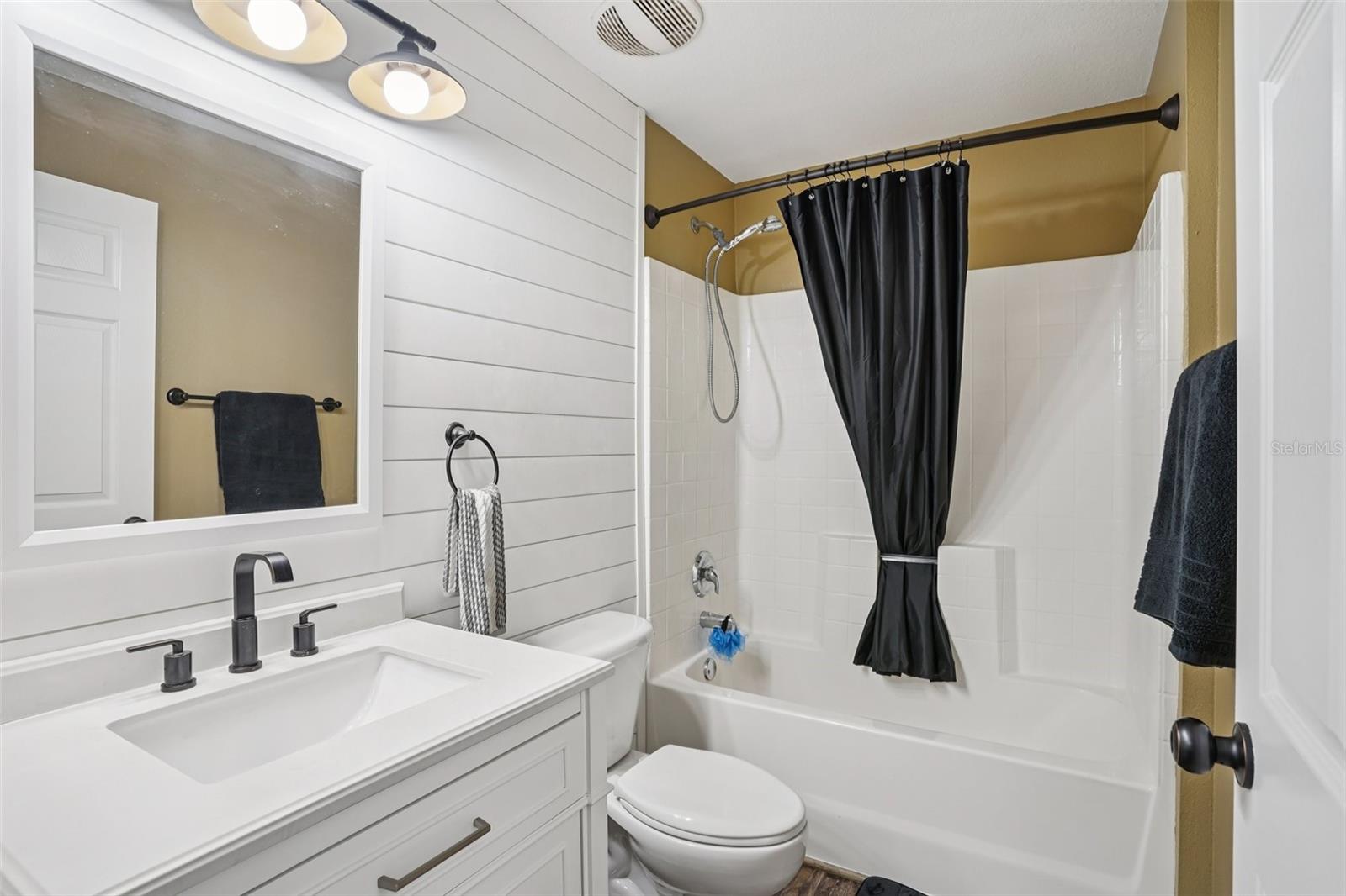 CARLTON VILLAGE PARK - Residential