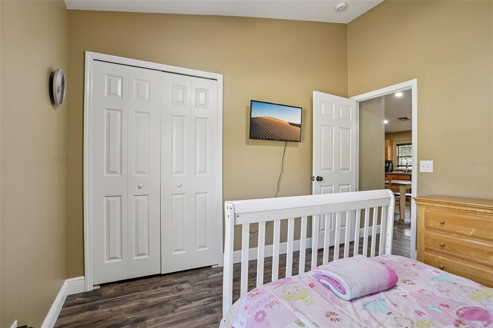 CARLTON VILLAGE PARK - Residential