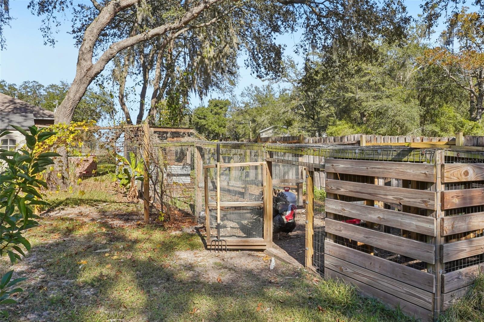 CARLTON VILLAGE PARK - Residential