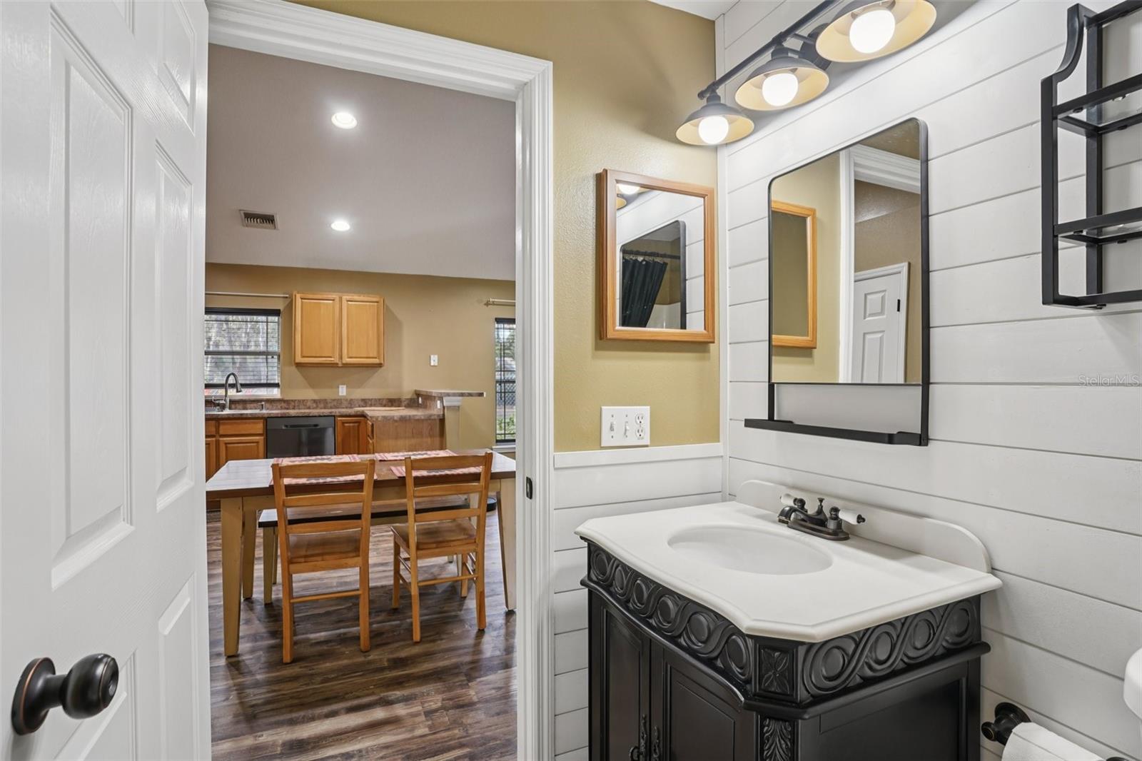 CARLTON VILLAGE PARK - Residential