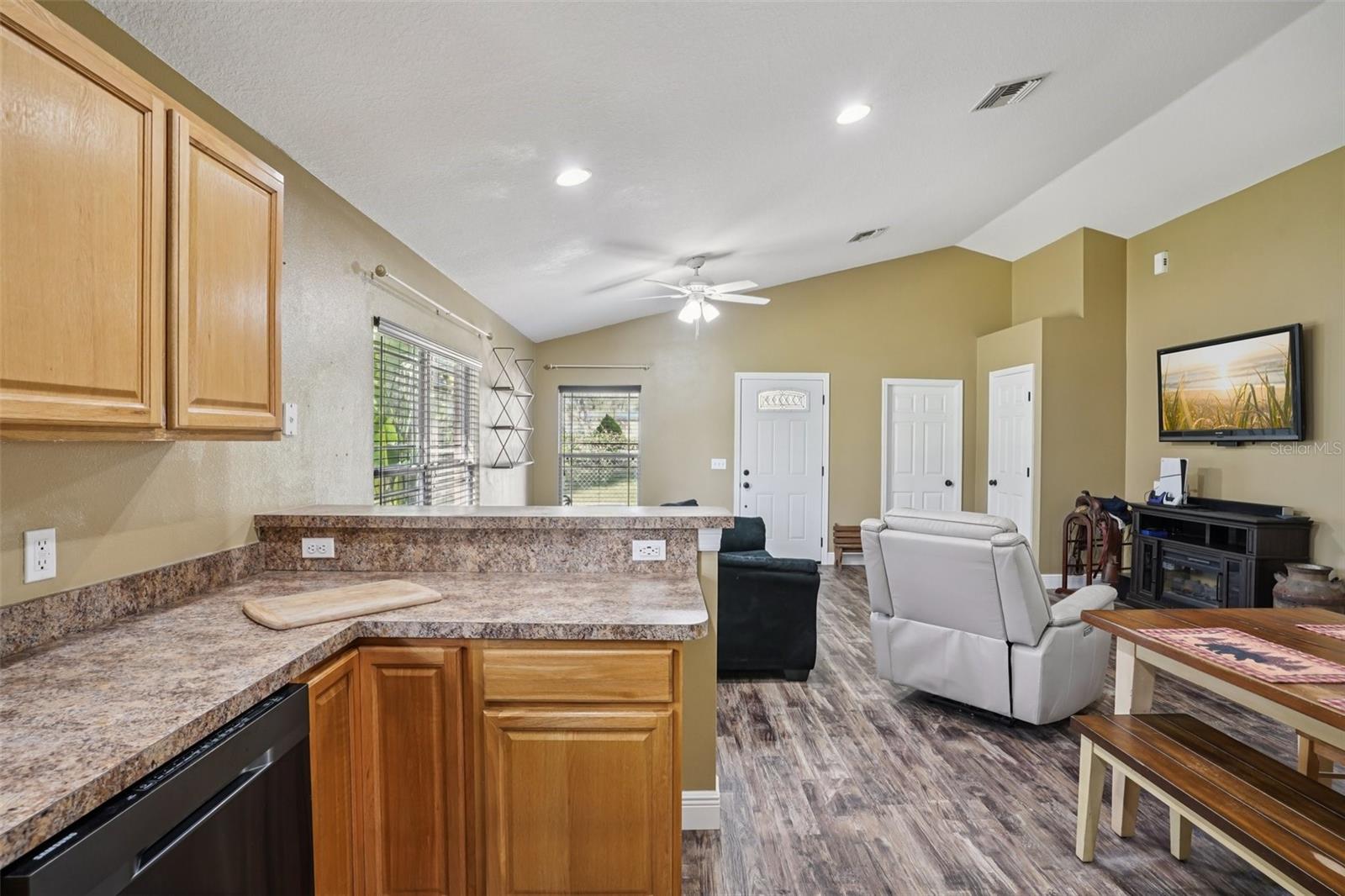 CARLTON VILLAGE PARK - Residential