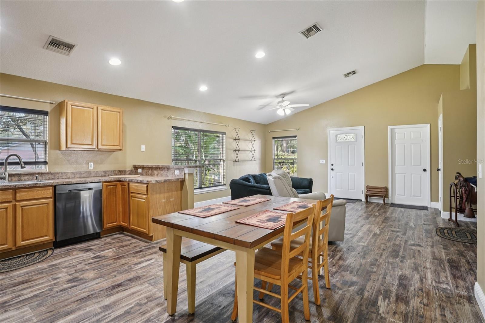 CARLTON VILLAGE PARK - Residential