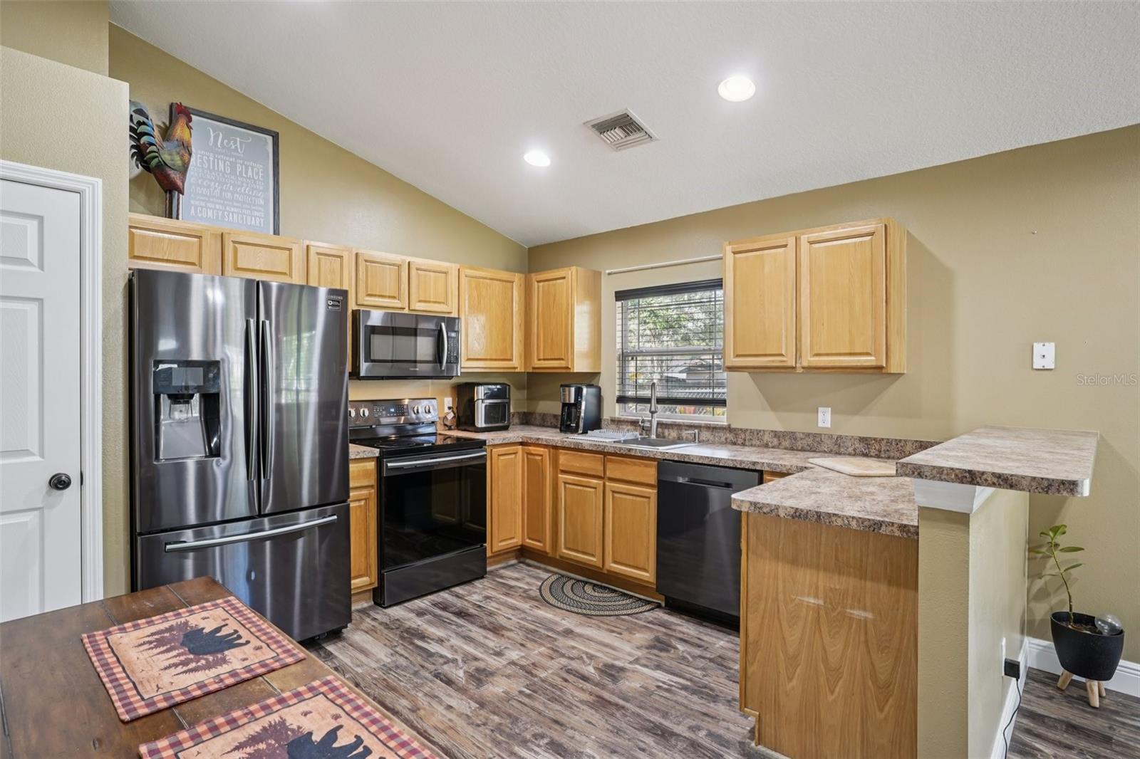 CARLTON VILLAGE PARK - Residential