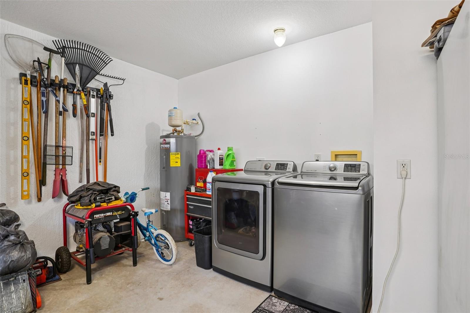 CARLTON VILLAGE PARK - Residential