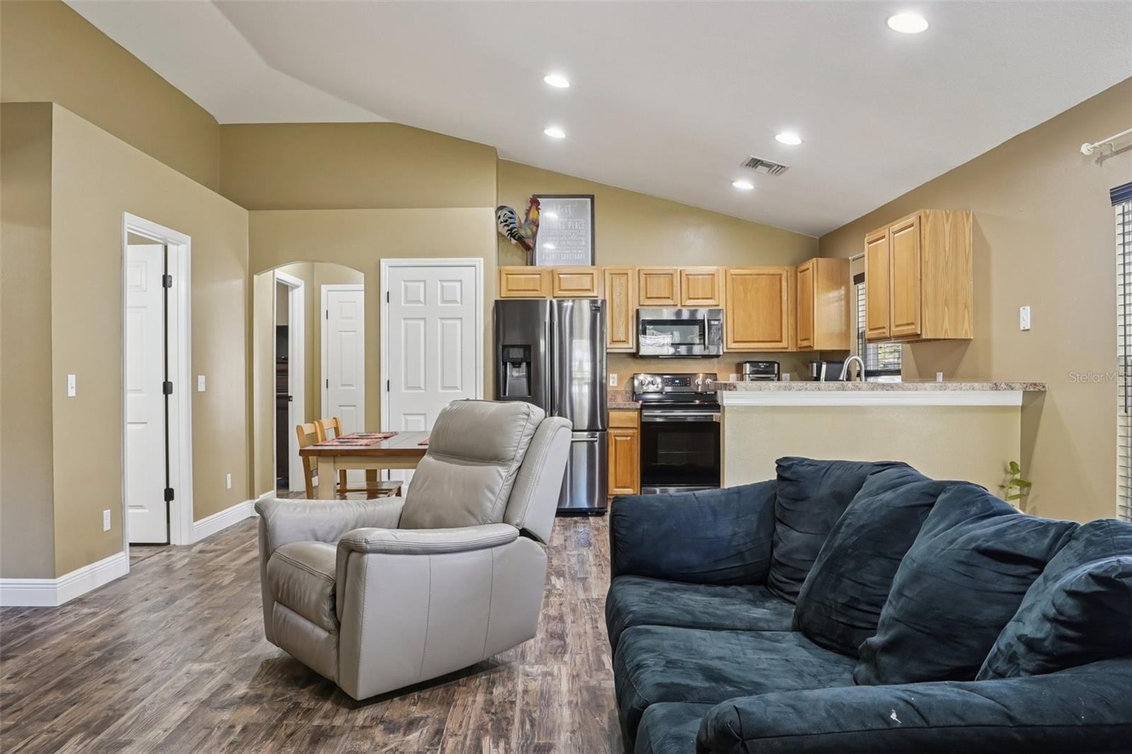 CARLTON VILLAGE PARK - Residential