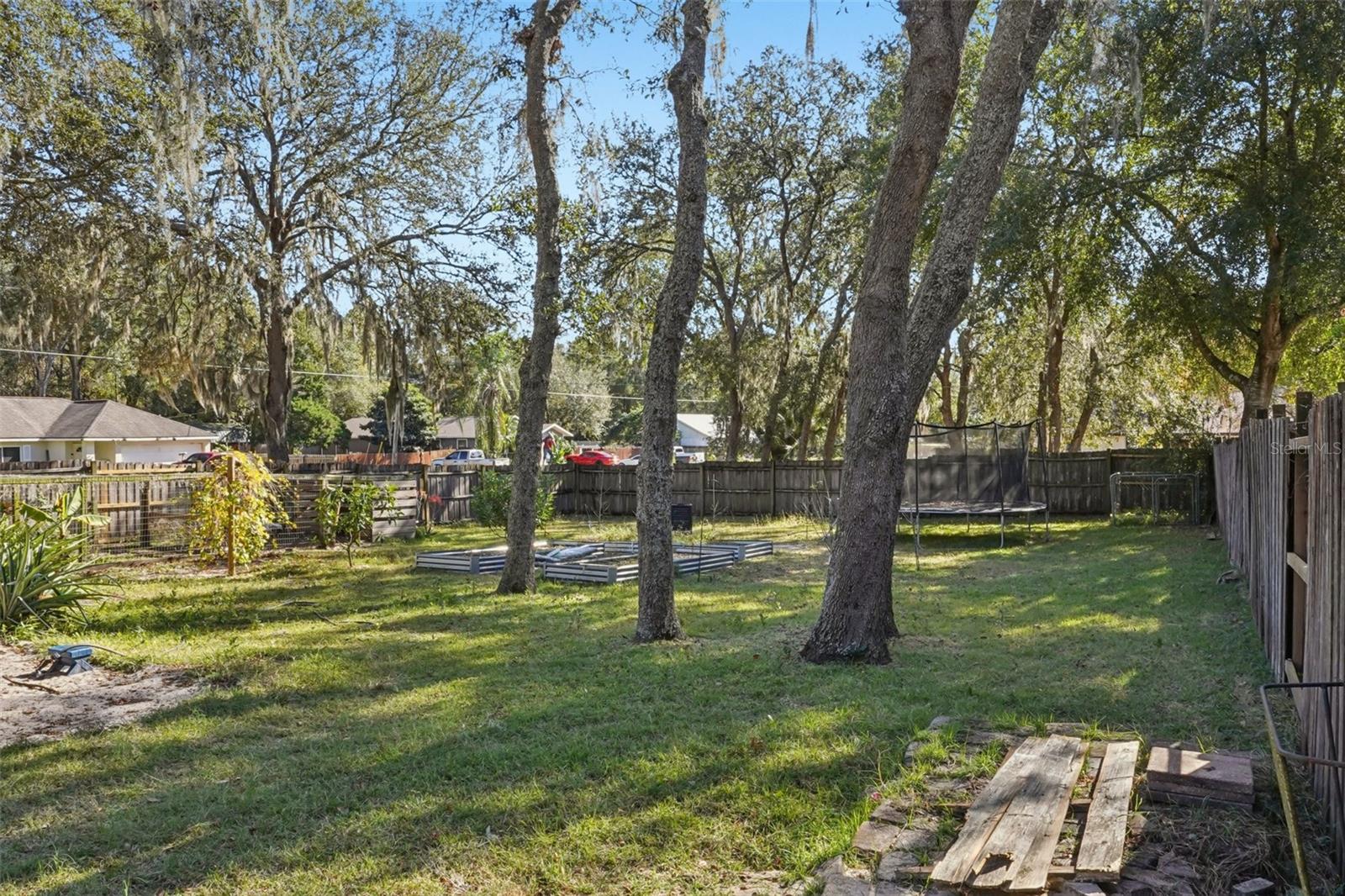 CARLTON VILLAGE PARK - Residential