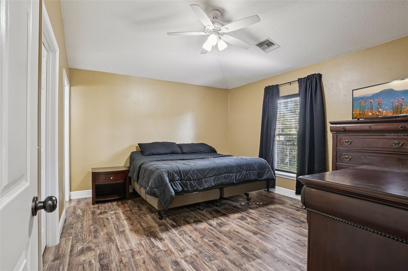 CARLTON VILLAGE PARK - Residential