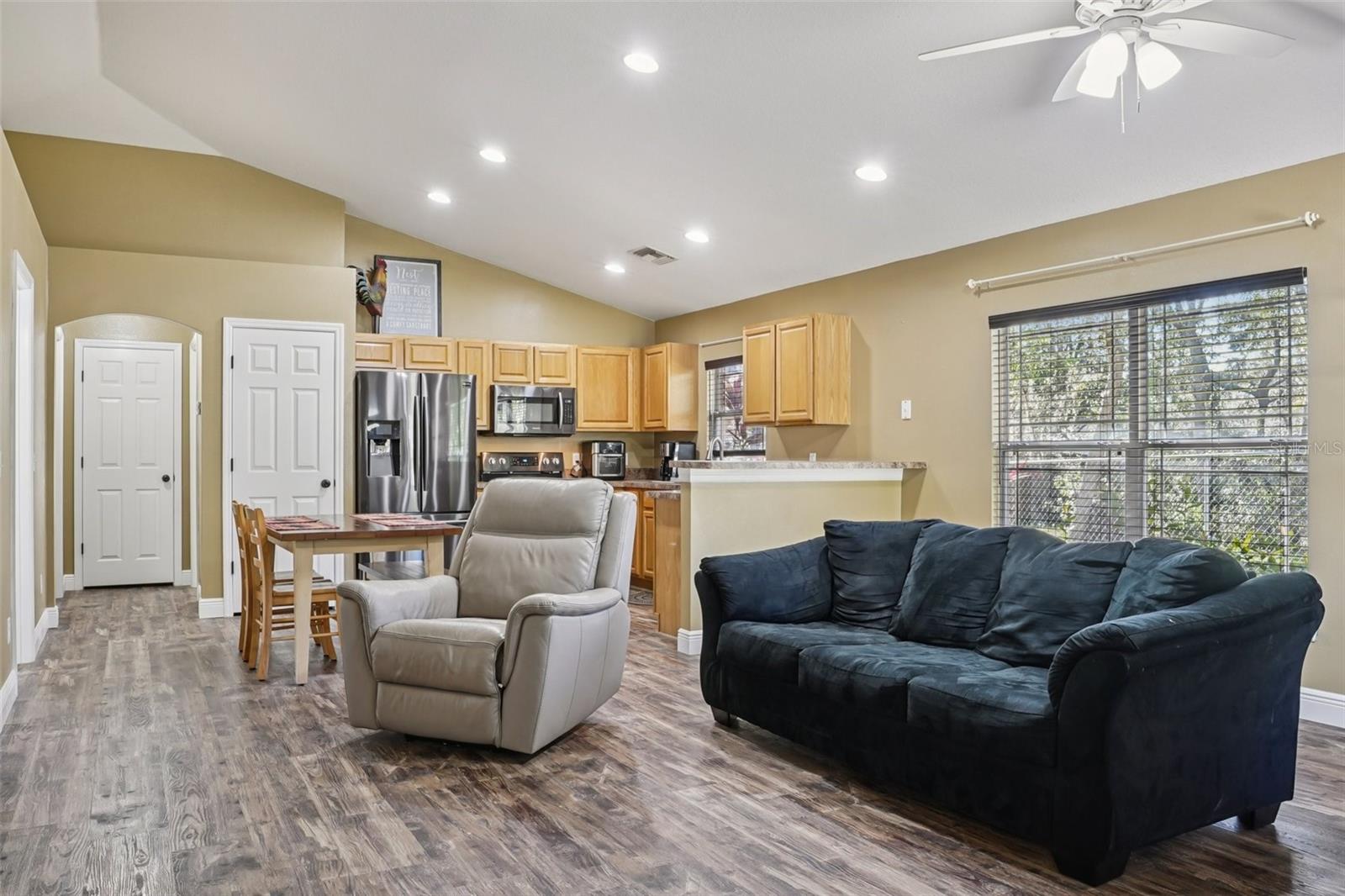 CARLTON VILLAGE PARK - Residential