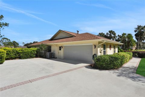 A home in WINTER HAVEN