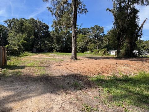 Tiny photo for 1620 NW 44th Street, Ocala, FL 34475 (MLS # OM707877)