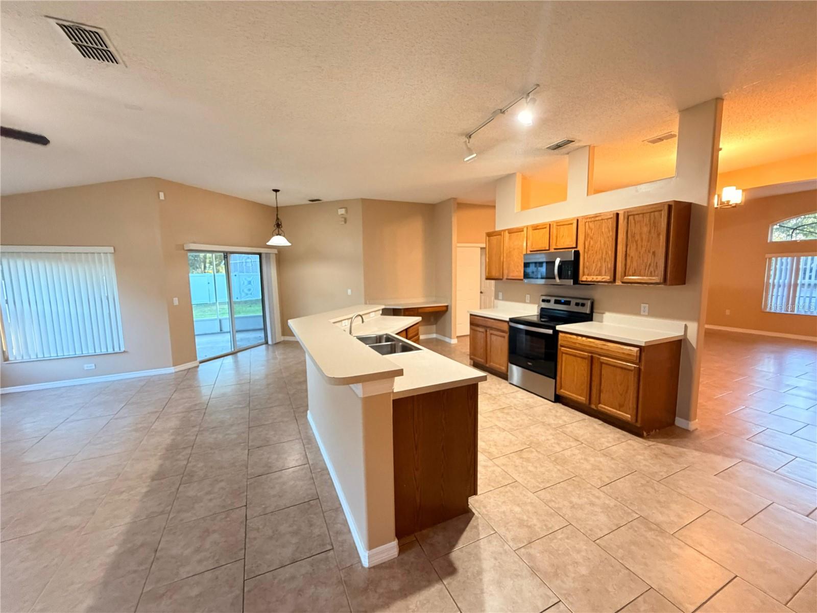 PINE LAKES - Residential Lease