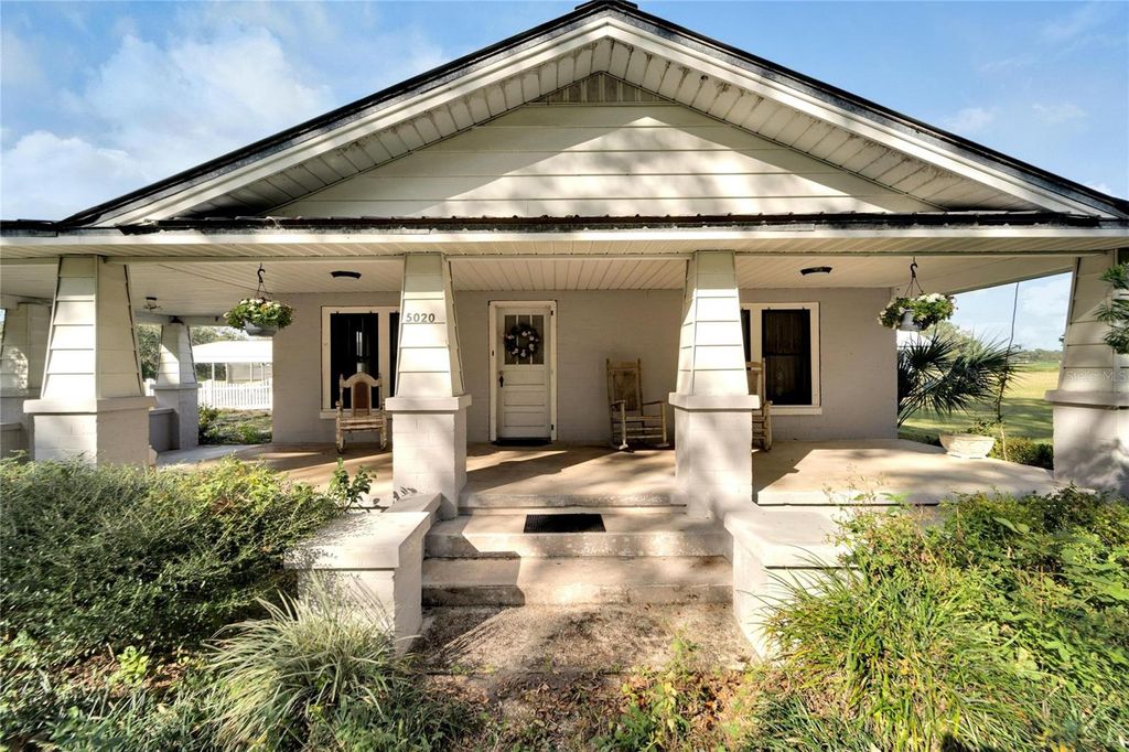 Photo of 5020 Sydney Road, Plant City, FL 33566 (MLS # TB8322376)