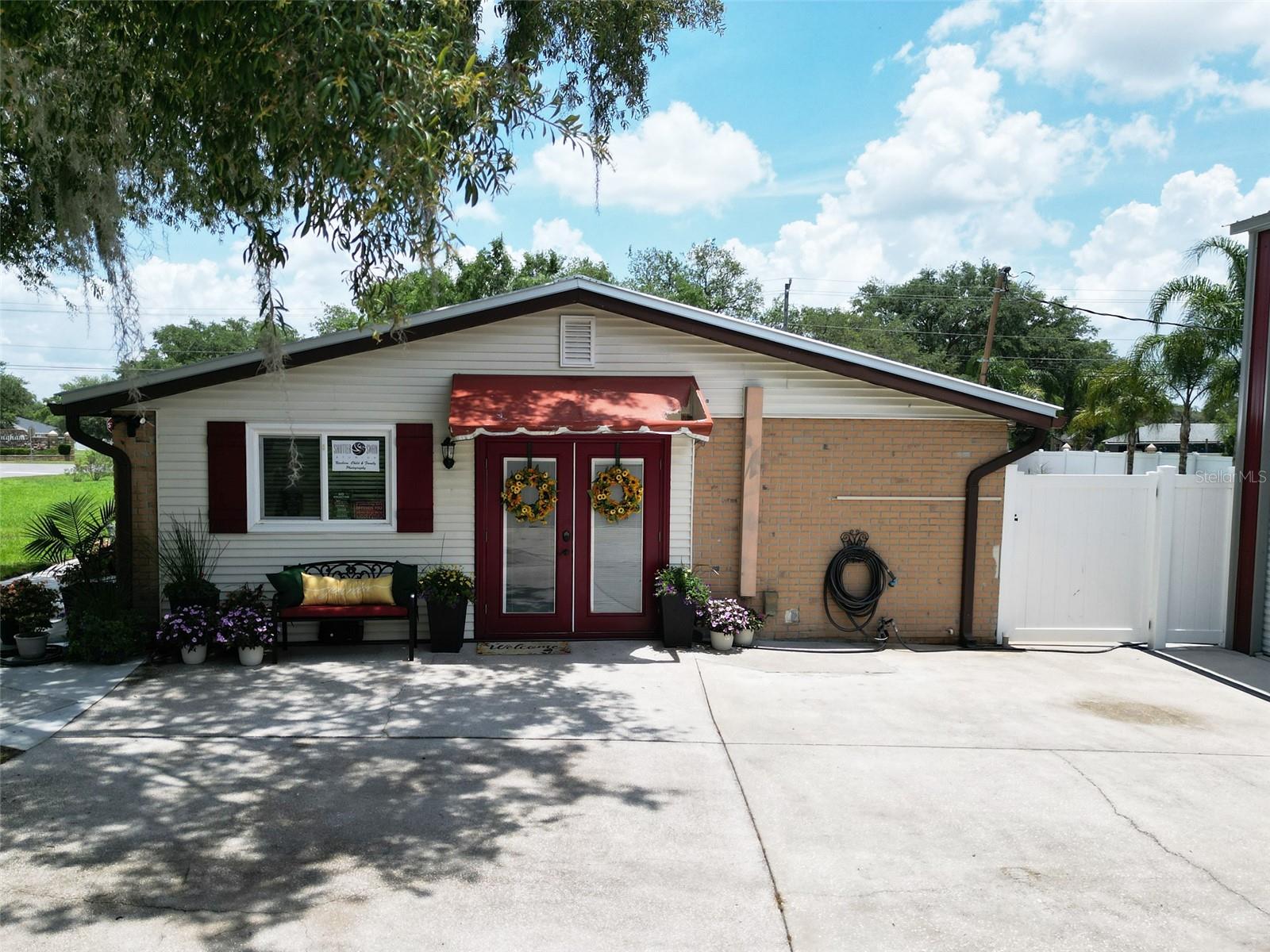 1423 SPRUCE ROAD N