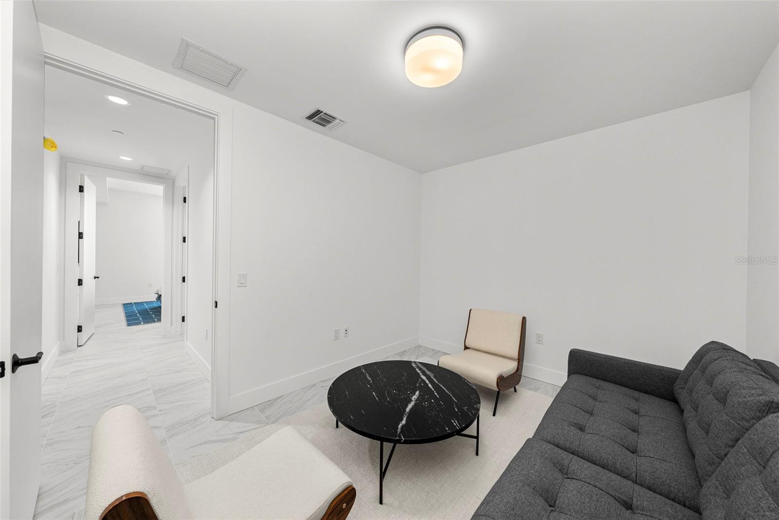 REFLECTION CONDO - Residential Lease