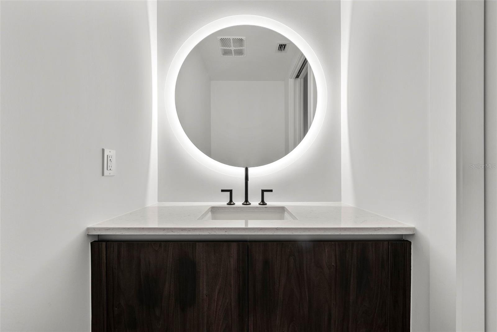 REFLECTION CONDO - Residential Lease