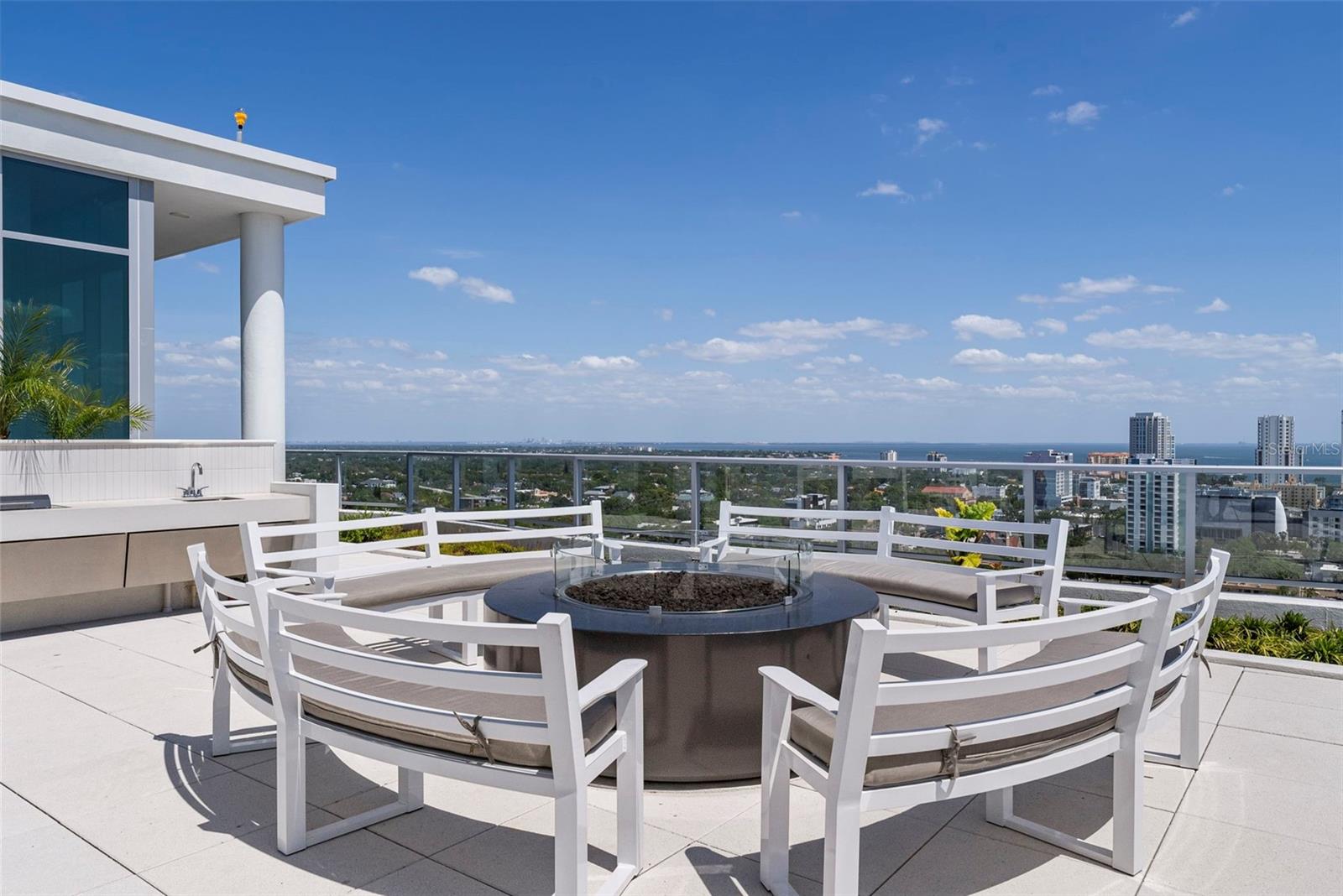 REFLECTION CONDO - Residential Lease