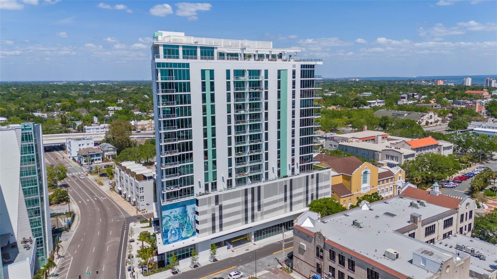 REFLECTION CONDO - Residential Lease