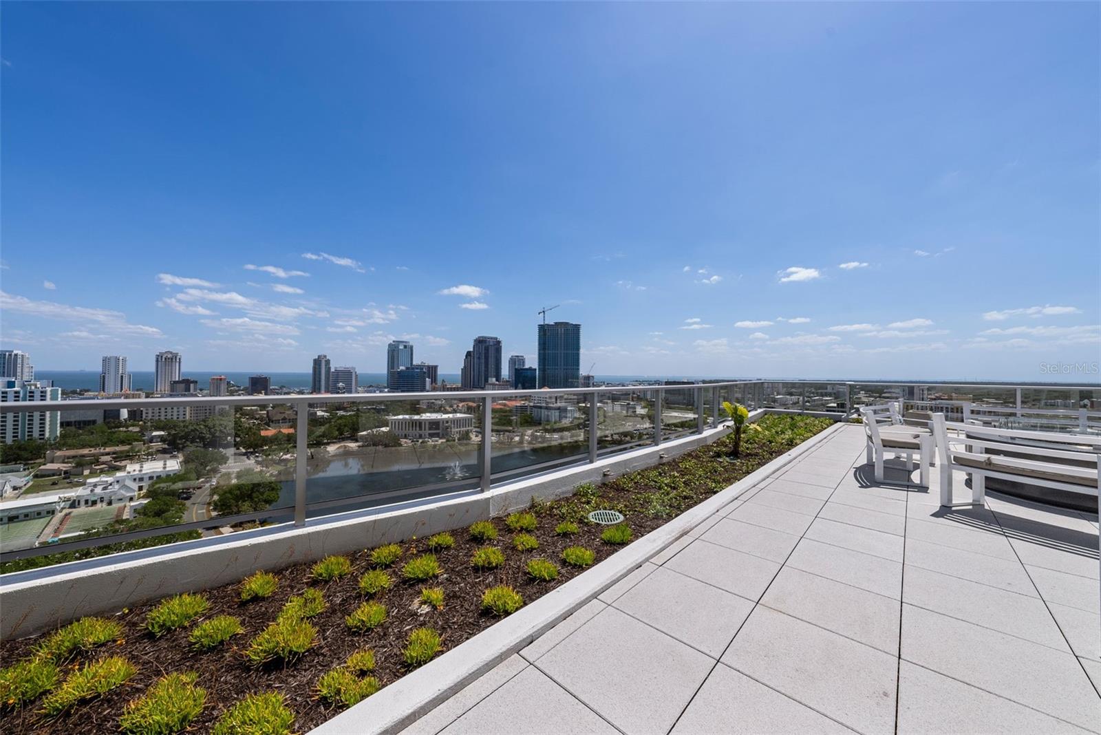 REFLECTION CONDO - Residential Lease