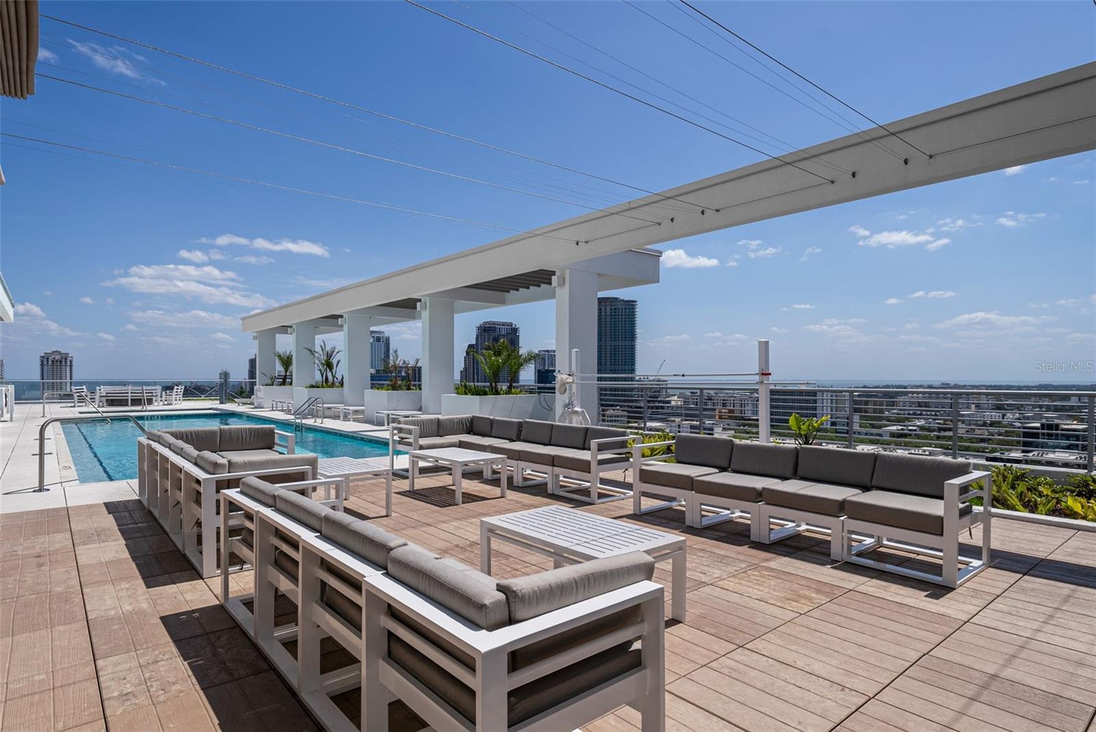 REFLECTION CONDO - Residential Lease