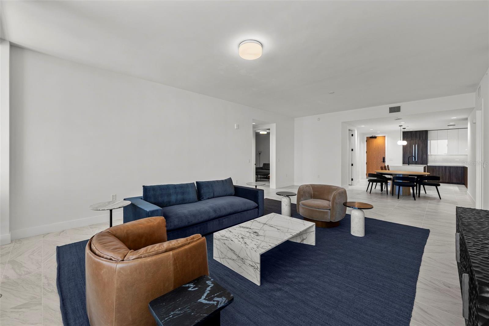 REFLECTION CONDO - Residential Lease