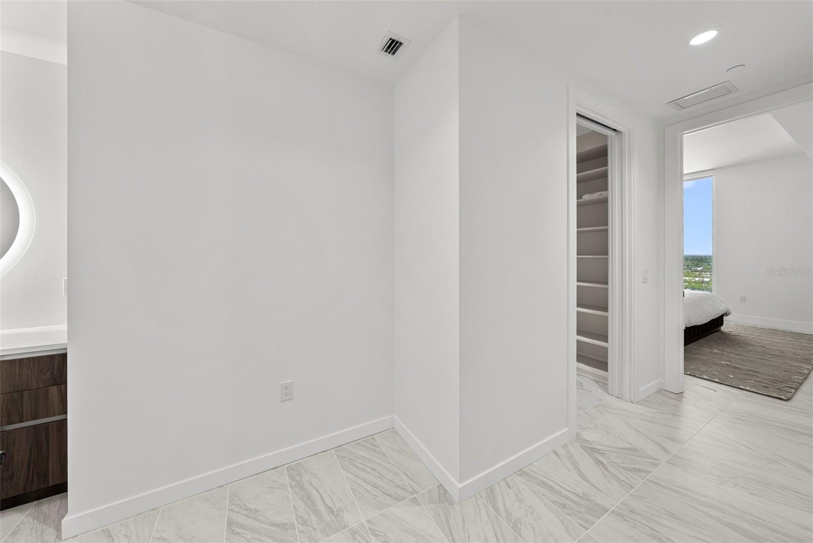 REFLECTION CONDO - Residential Lease