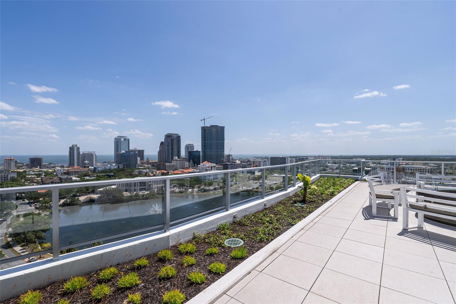 REFLECTION CONDO - Residential Lease