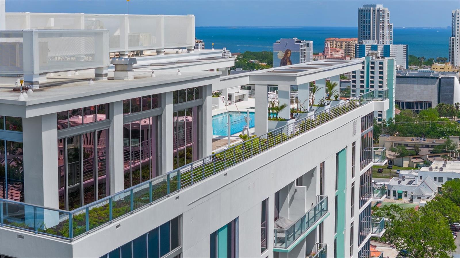 REFLECTION CONDO - Residential Lease