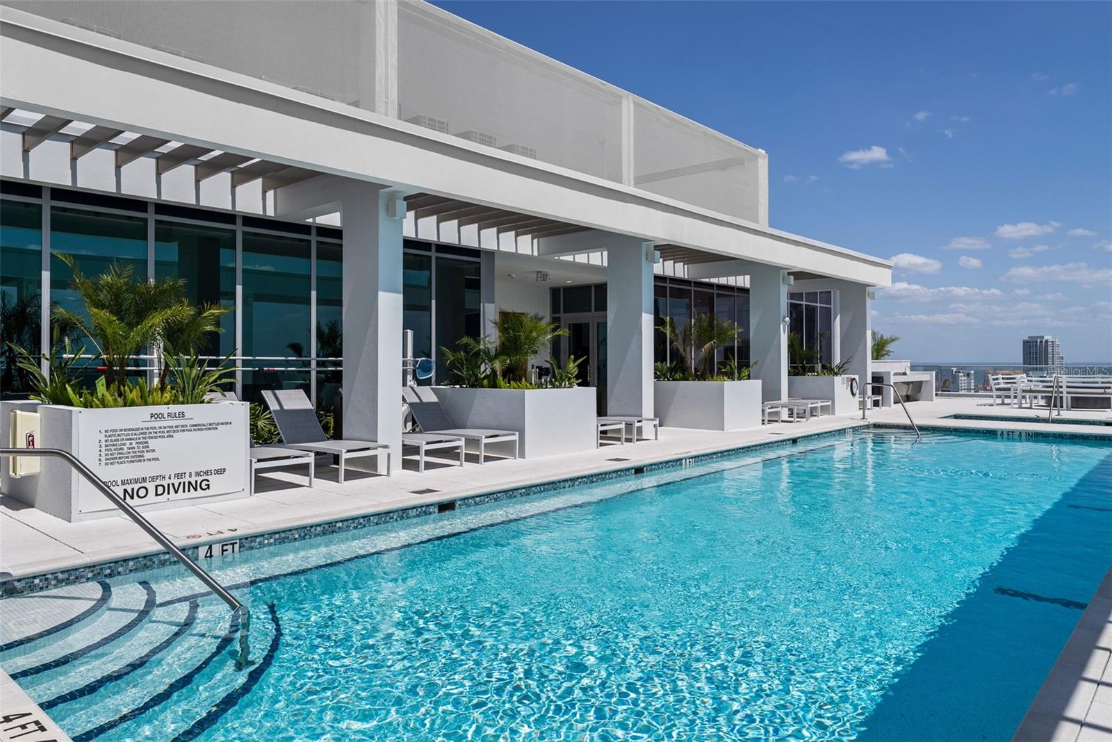 REFLECTION CONDO - Residential Lease