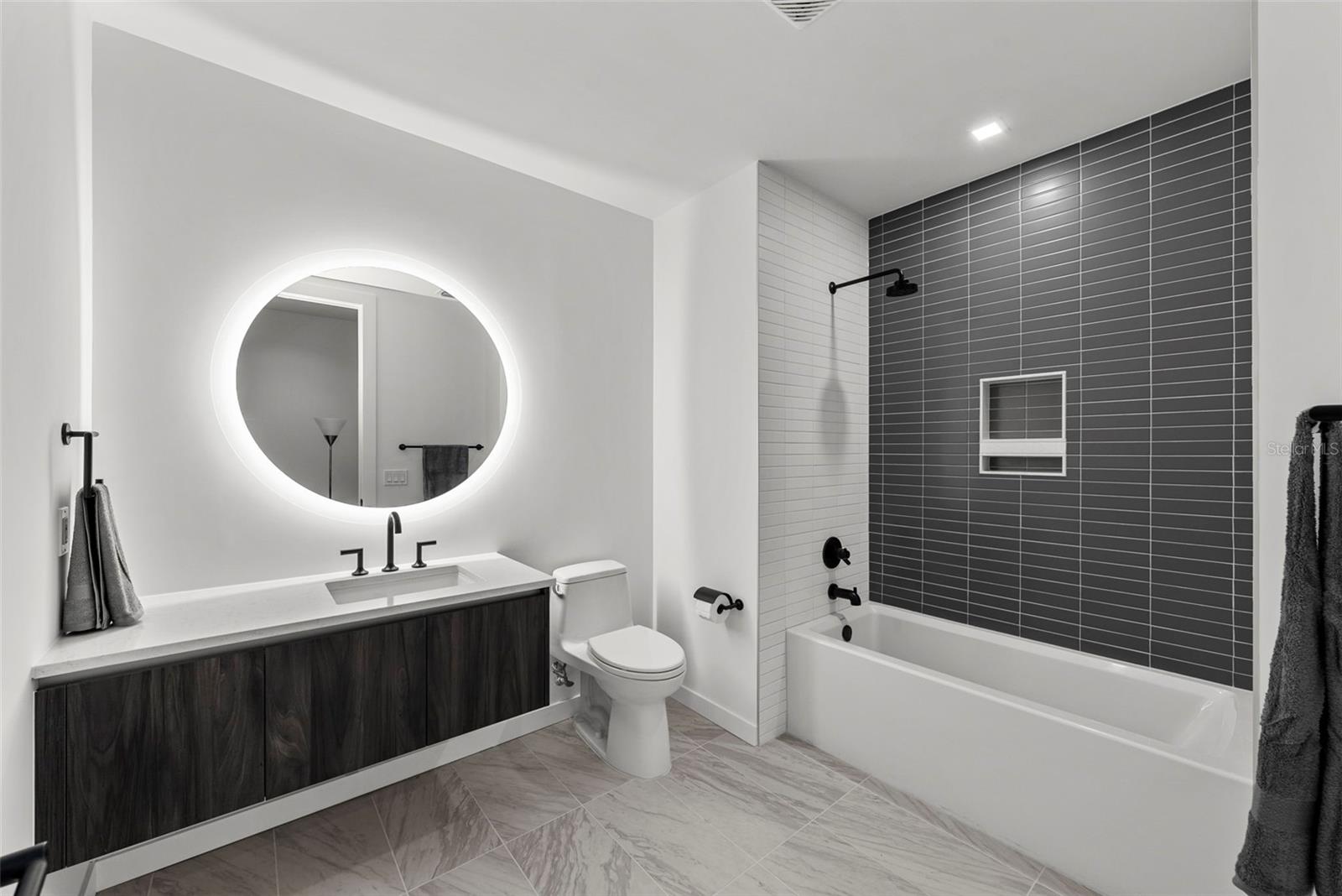 REFLECTION CONDO - Residential Lease