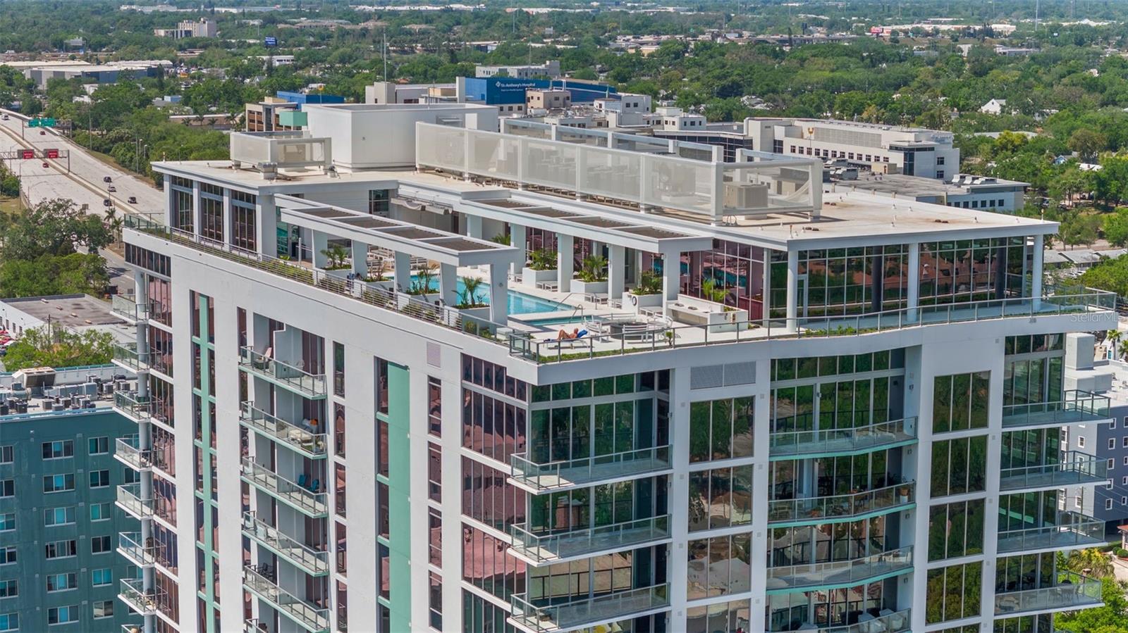 REFLECTION CONDO - Residential Lease