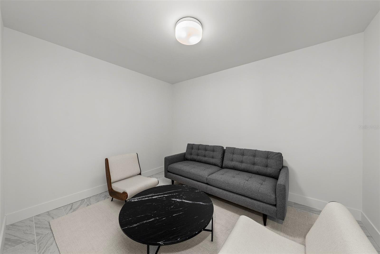 REFLECTION CONDO - Residential Lease