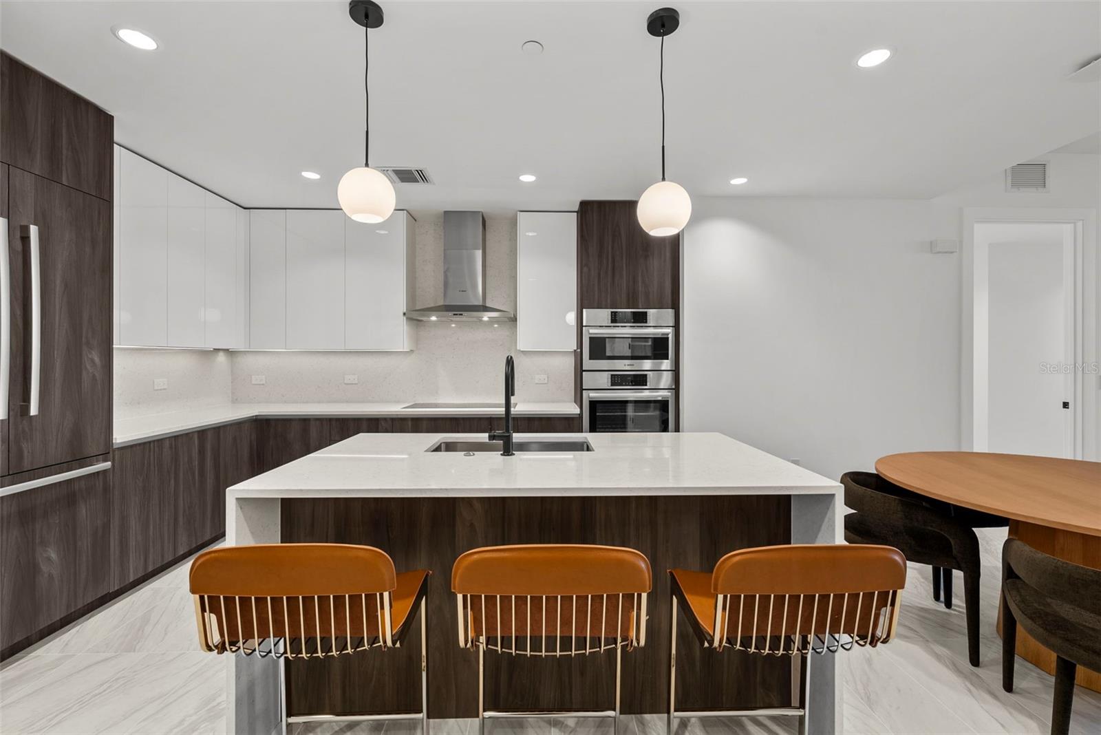 REFLECTION CONDO - Residential Lease