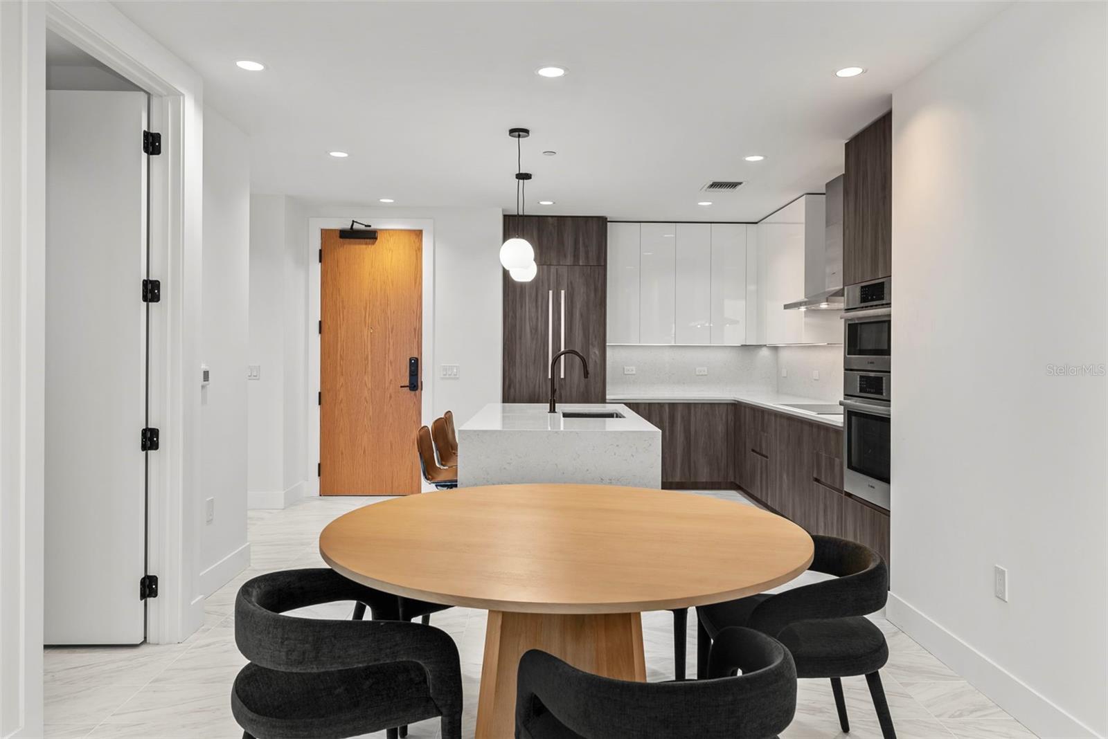 REFLECTION CONDO - Residential Lease